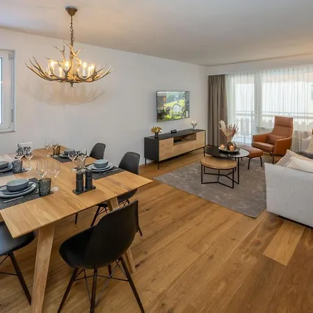 Seventh Sky - The Luxury One By Inspring Places Apartment